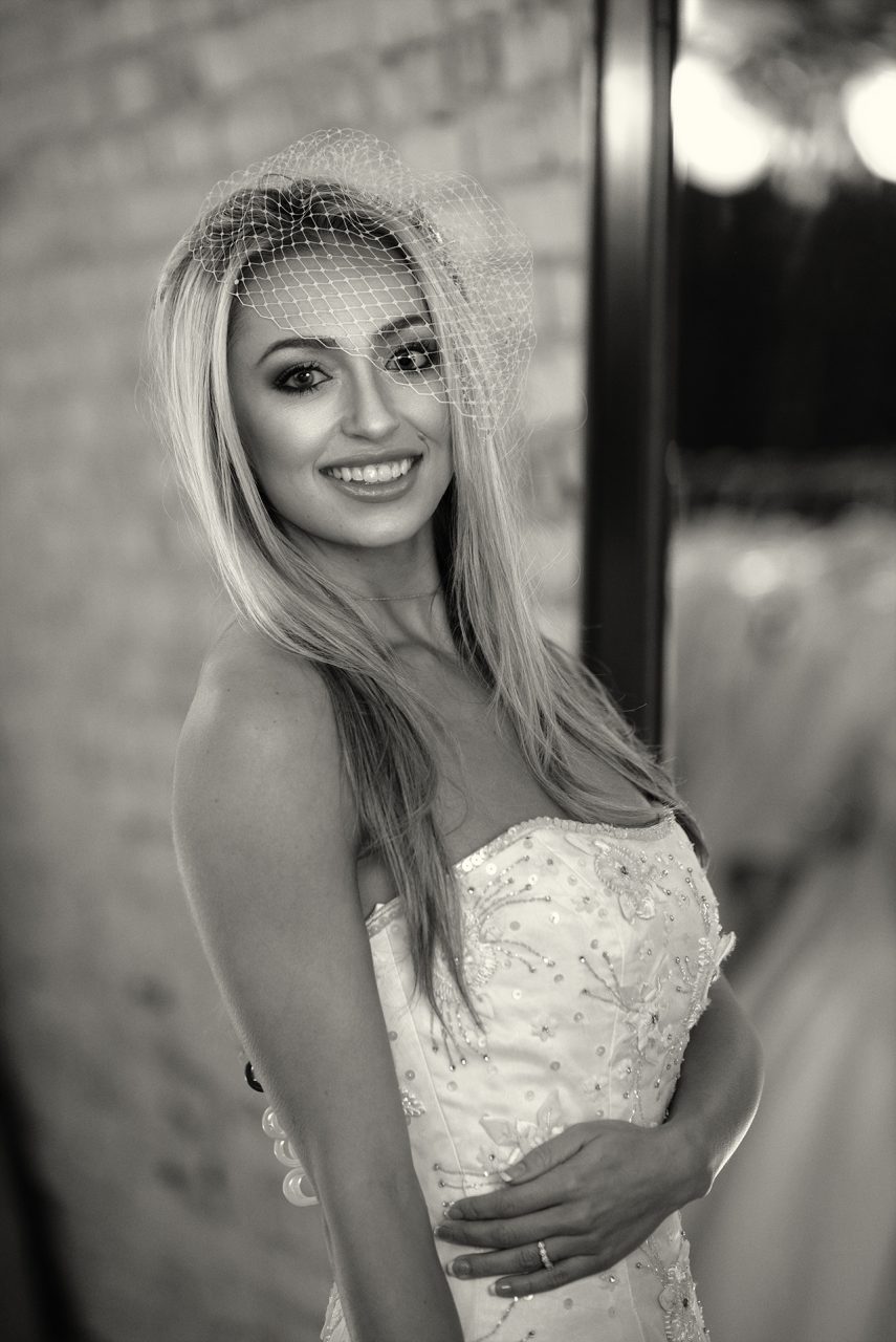 Bridal portrait, black and white, Nikki